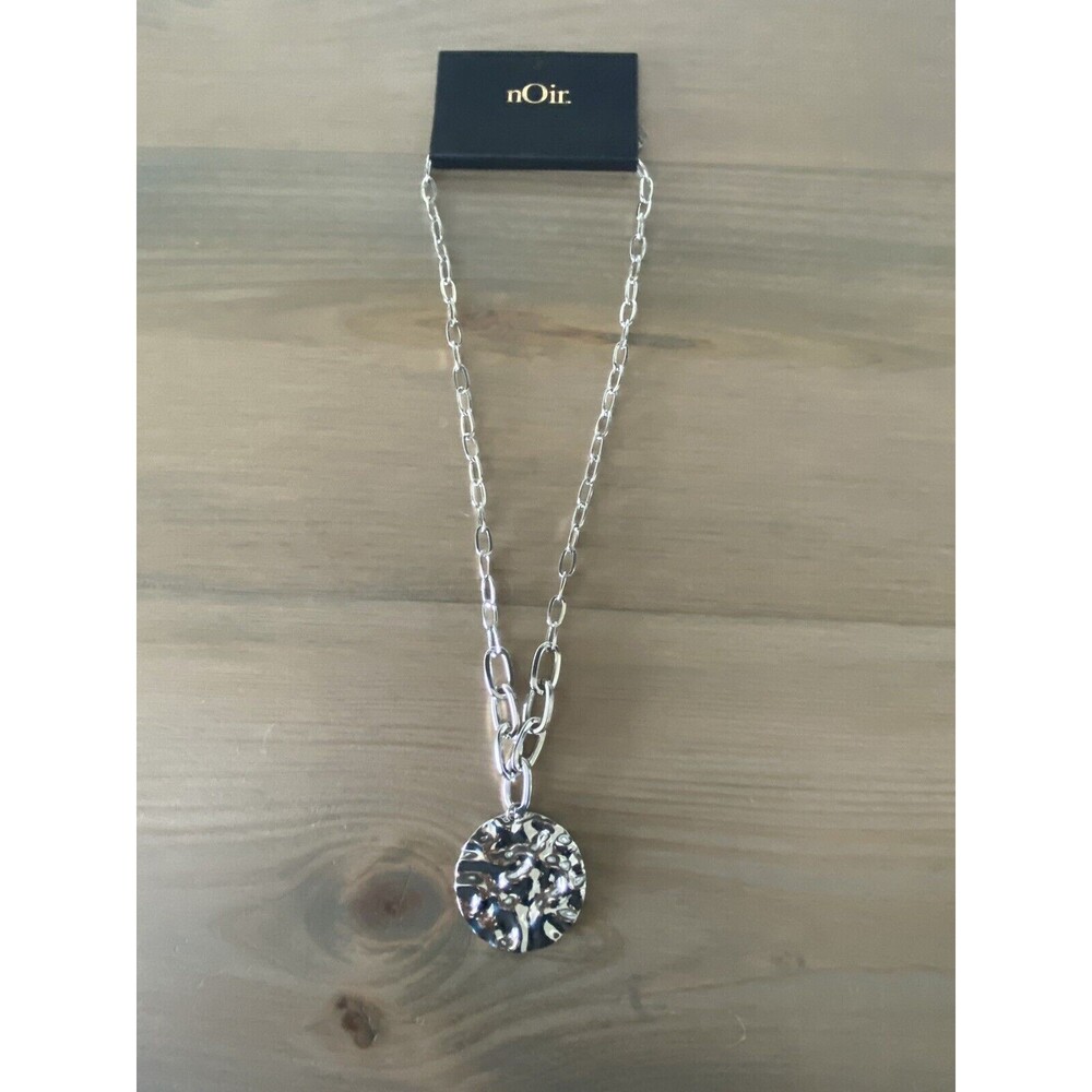 NOIR NECKLACE APPROX 25" LENGTH AROUND - SILVER TONE‎  NWT